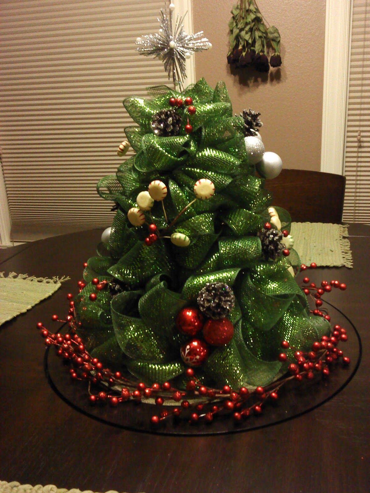 ~ Geo Mesh Christmas Tree ~  included instructions to make