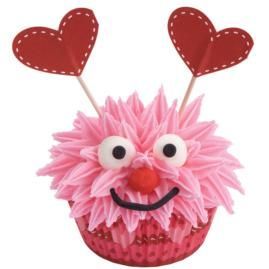 Cupcake monsters are cute and quick! Valentine Combo Pack provides the decorativ