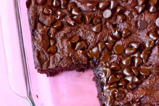 EASY Chocolate Dump Cake – boxed cake mix, chocolate pudding mix, milk & cho