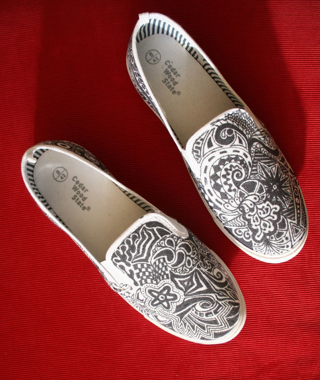 I can draw custom sharpie art on shoes in 8 hours. #Hourlie on #PeoplePerHour.