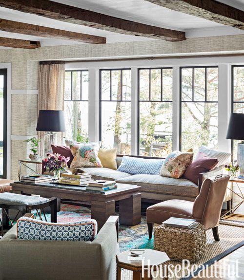 Living room in designer Thom Filicia's lake house – Rustic Lake House Decor