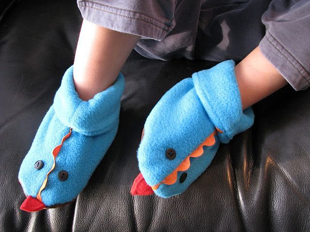 Tutorial for slippers for kids…could be made w/o the dragon parts