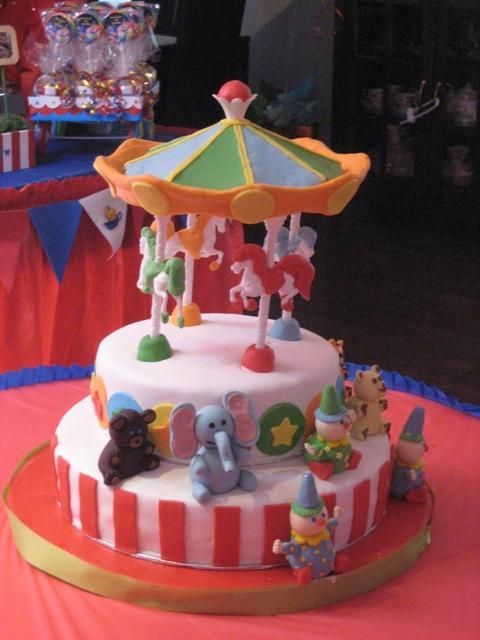 Cake at a Circus Party #circus #party
