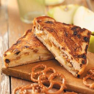 Cinnamon-Apple Grilled Cheese Recipe