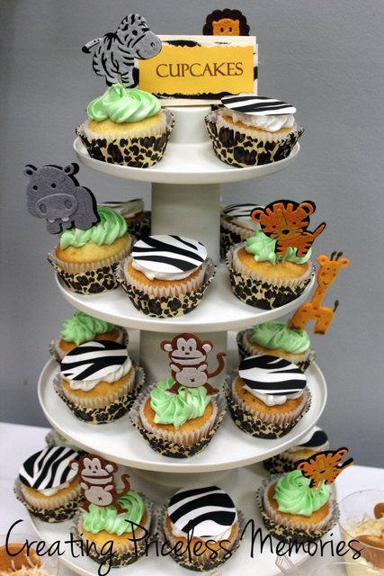 Cupcakes at a Jungle Themed Baby Shower #jungleshower #cupcakes
