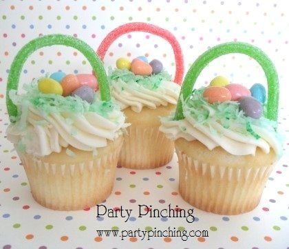 Cupcakes at an Easter Party #easter #partycupcakes