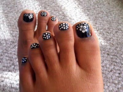 Cute design for summer toe nails :)