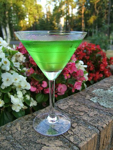 Green Cocktail Drinks for Your St. Patrick’s Day Party