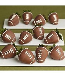 How cute are these chocolate covered strawberries that look like footballs. Thes
