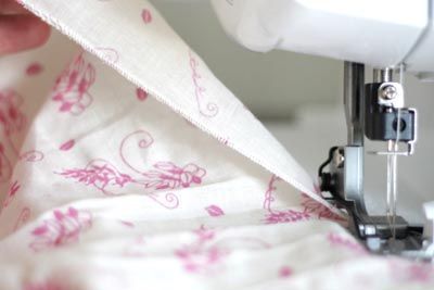 Narrow + Rolled Hems with a Serger « Sew,Mama,Sew! Blog