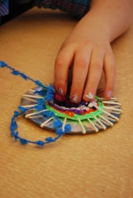 Need a new use for those old CDs? CD weaving, a great an inexpensive craft to tr