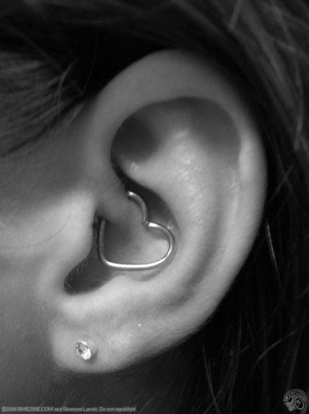 Piercing – Earring I would never do this, but it sure is super cute!