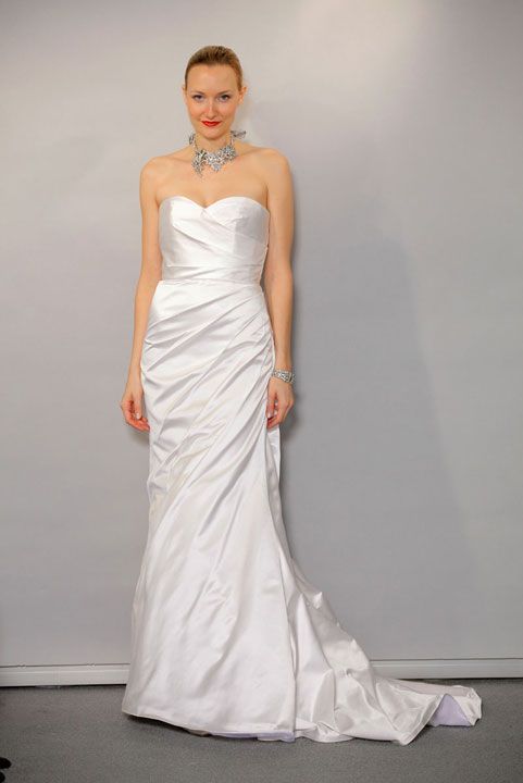 Pretty sleeveless trumpet/mermaid floor-length wedding dress