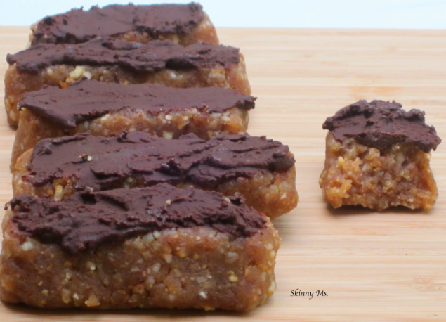 Quinoa Protein Bars are A-W-E-S-O-M-E! No need to buy commercially made bars tha