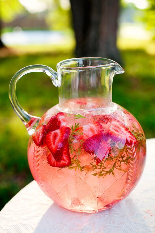 Sparkling strawberry lemonade …  This is beautiful.