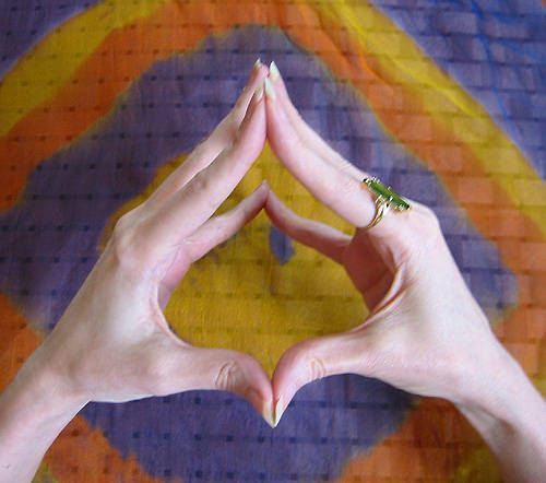 The Hakini mudra helps thinking and concentration. Powers the brain.