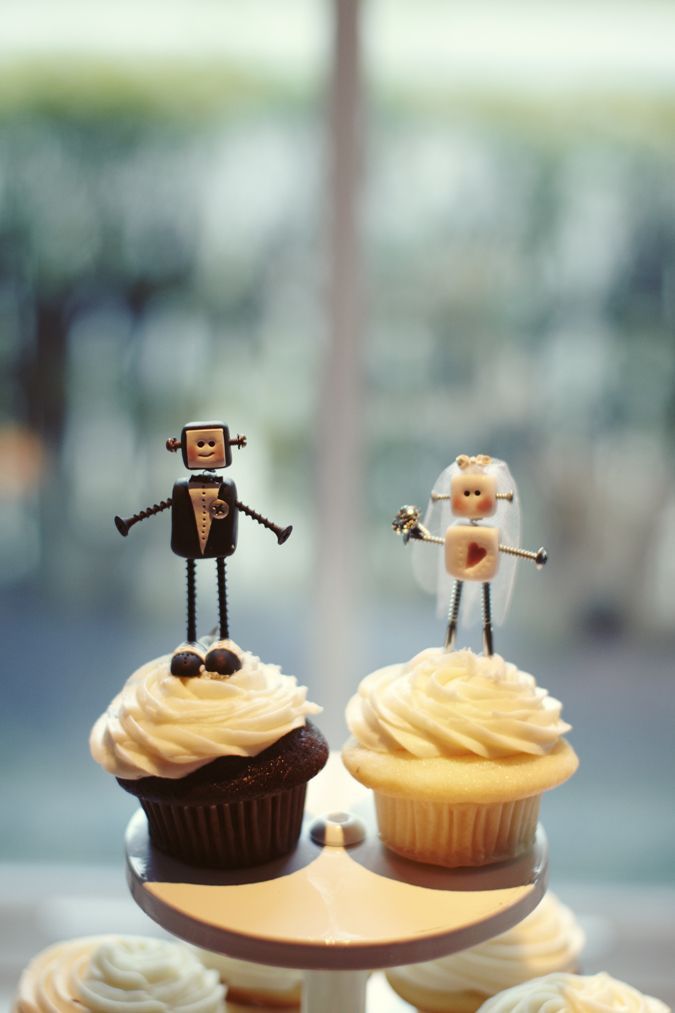 adorable wedding cupcakes
