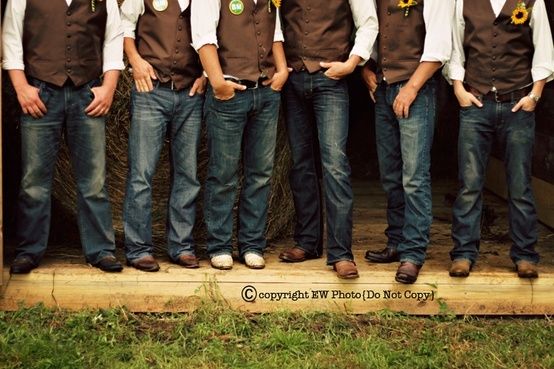 casual groomsmen – if you don’t want suits?!