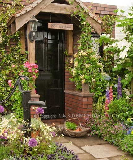 Charming entrance, I adore this!