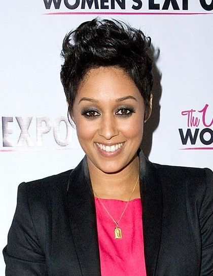 Tia Mowry is rocking her newly cropped cut with flair at the 2012 Los Angeles Wo
