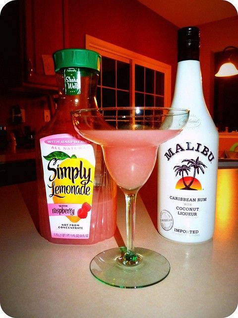 raspberry simply lemonade, malibu rum, ice and blend.. holy crap yes please!