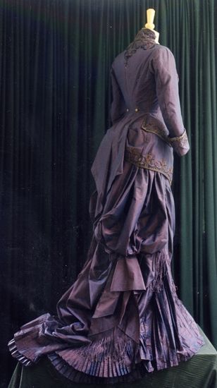 tournure – modern-made steampunk costume , naturalform dress