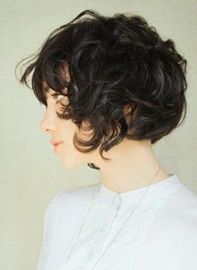 wavy/curly short bob with bangs