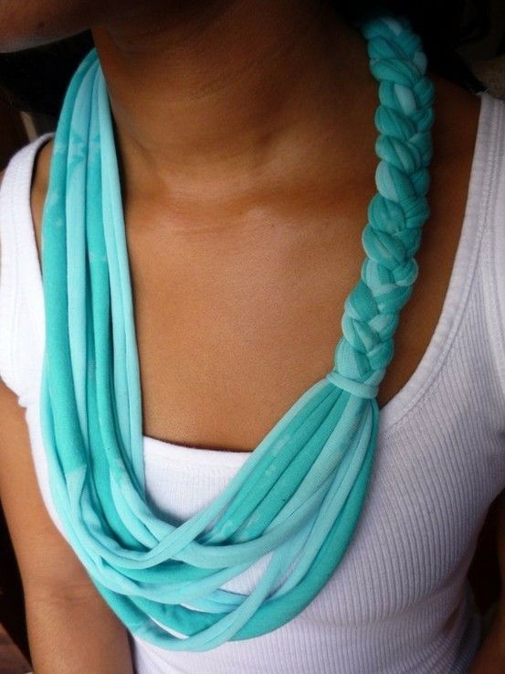 8 simple to make no sew variations of the T-shirt scarf, including links and tut