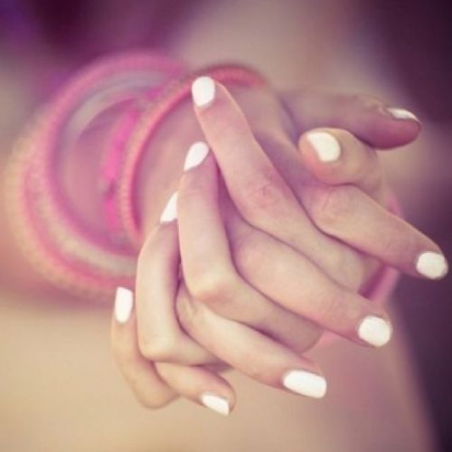 Trend Report : Hot White Nails For Summer!