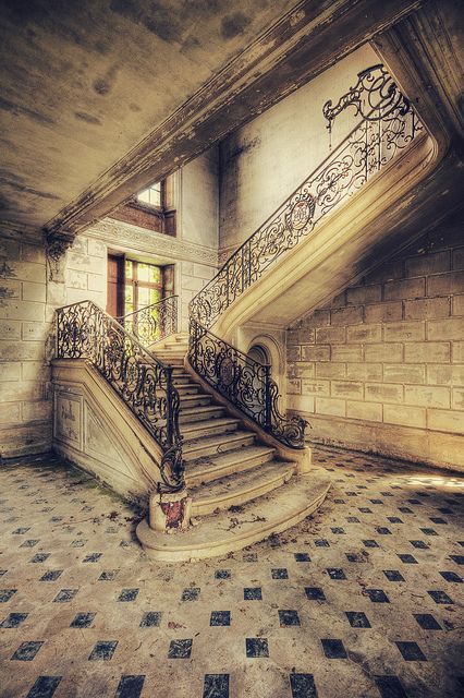 Chateau de Singes by kleiner uRbEx hobbit, via Flickr  Abandoned