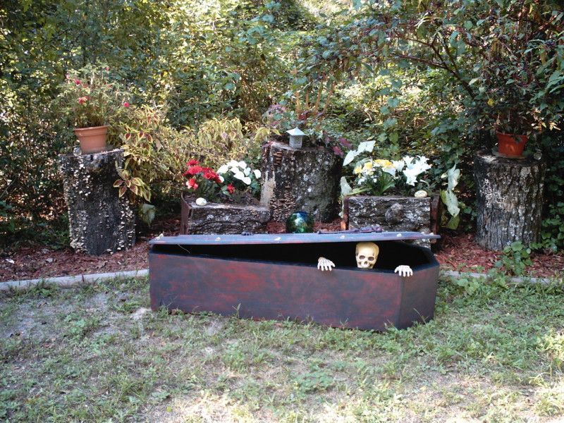 How to build your own Styrofoam Coffin for Halloween!