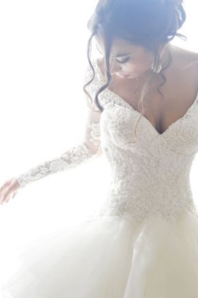 I am not a long sleeve wedding dress fan, but this is something I can totally se
