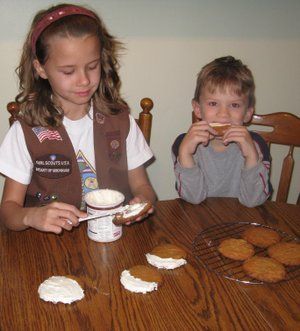 Manage the happy chaos of a Girl Scout Brownie meeting with these tips