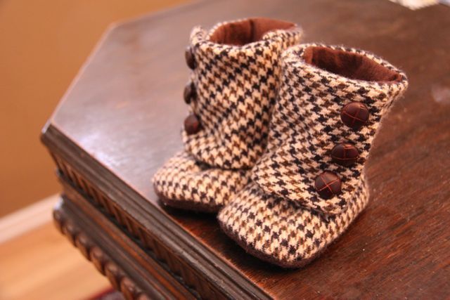 These baby shoes are so cute! Best part is, they are made out of a mens sport co