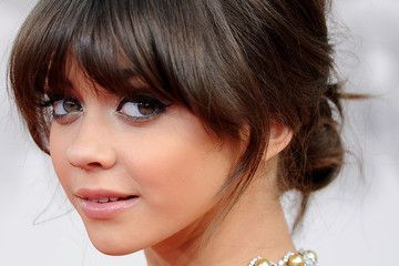 Angled Bangs – Hairstyle Tips – StyleBistro