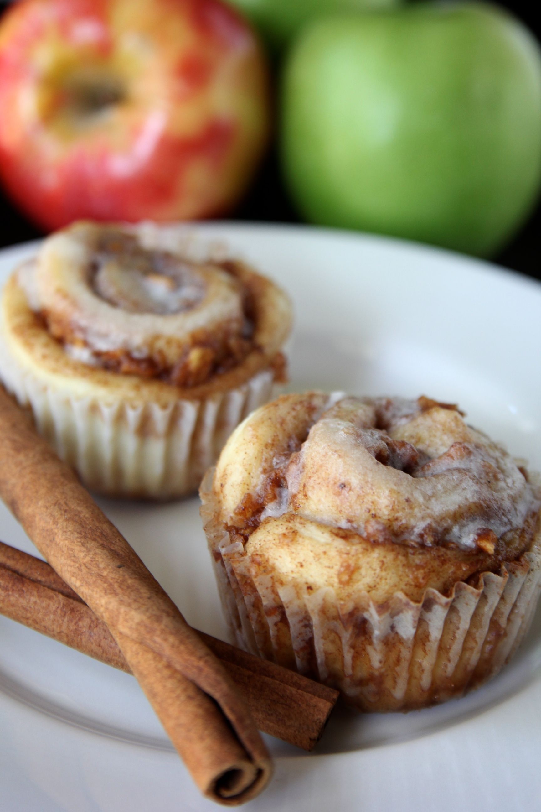 Apple Cinnamon Roll Muffins