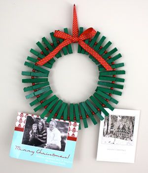 Awesome Holiday Craft Idea: Clothespin Wreath