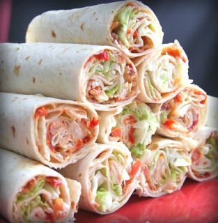 BLT WRAPS: 1 C mayonnaise,  1/2 C dried tomatoes in oil,  8 (10-inch) flour tort