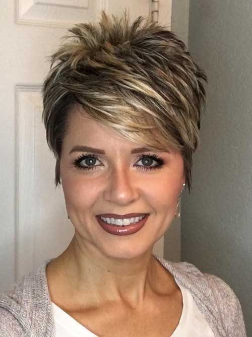 Chic Short Haircuts for Women Over 50 -   Fine Hair Style Short Hair Cuts for Women Over 50
