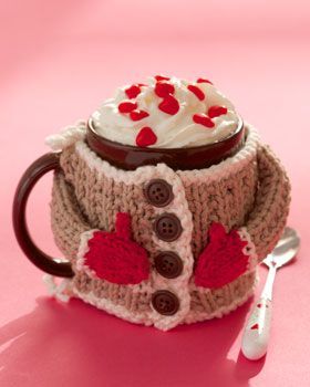 Keep your drinks warm with this adorable mug cozy. Shown in Lily Sugar n Cream.