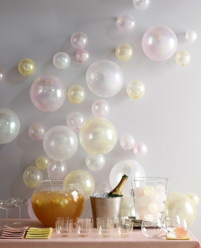 7. Balloons + Bubbly: All set to ring in the New Year, this refreshment table sh