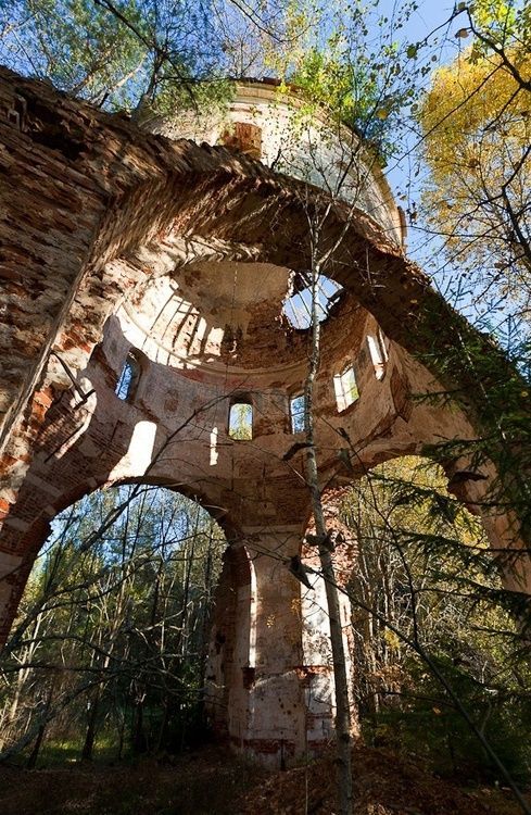 A beautiful ruin–what stories these walls could tell