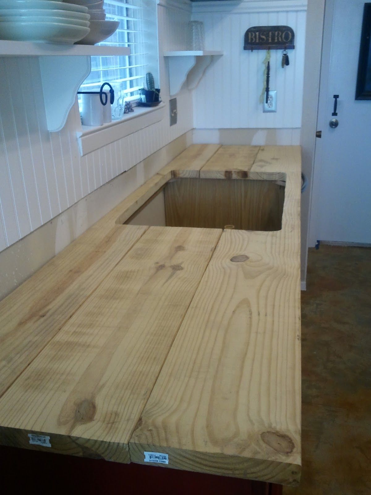 Faux Butcher Block Conter-Top Tutorial Get out!  I am so doing this until I inve