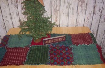 Free step by step directions How to Make a Christmas Raggedy Quilted Table Runne