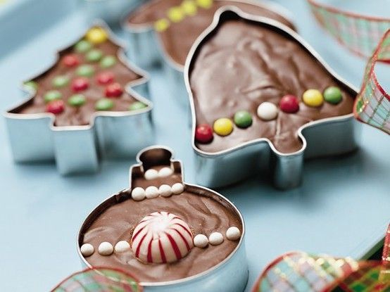 Love this gift idea! Fudge in cookie cutters!