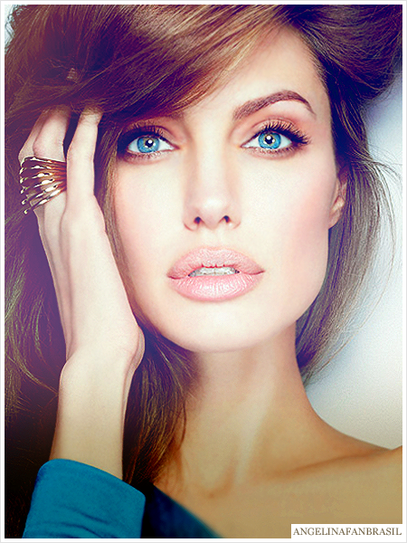 Angelina Jolies makeup is always flawless