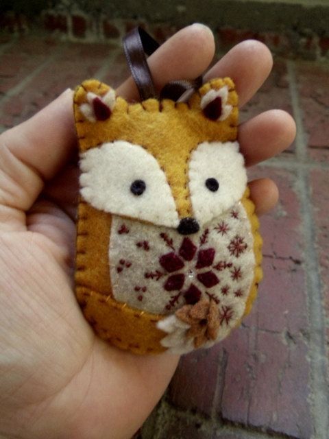 Felt Fox Ornament…this one is just so cute!
