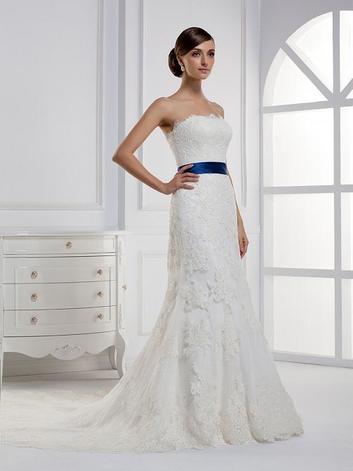 Pretty Sleeveless with Dropped waist wedding dress – I would like it better with
