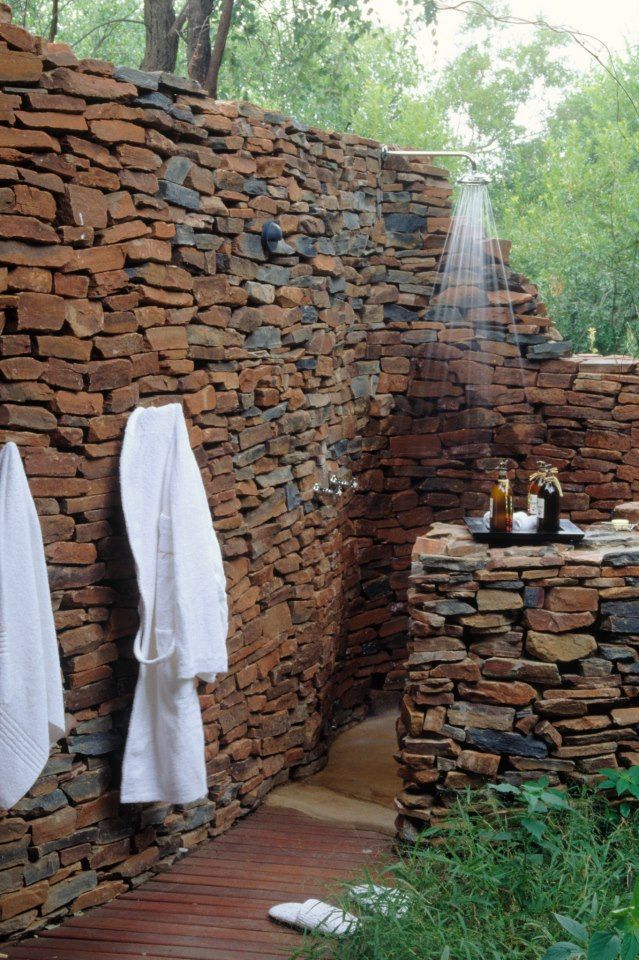 Oh yes. An outdoor shower is one of my dreams…..