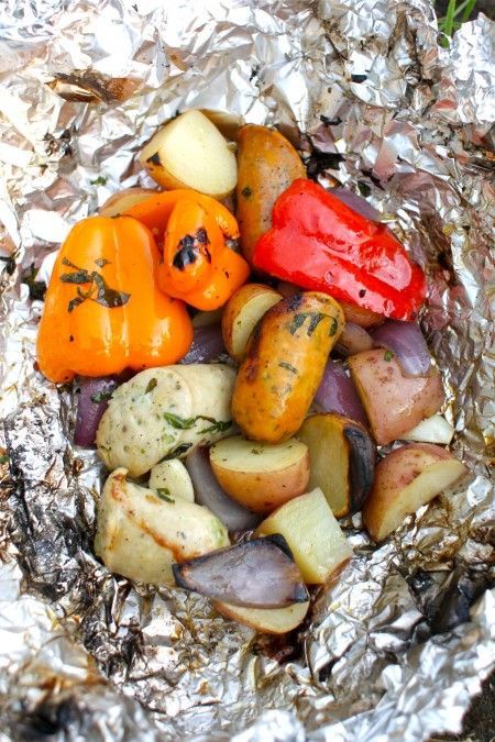 25 Tips For Making Camping Easier: Tin Foil Dinners  –  Simple Bites  An ideal d